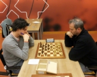 Nog enkele spelers speelden een gewone partij met zijn tweeën.